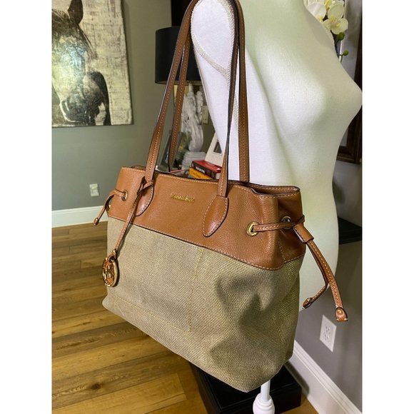 Michael Kors Marina North South Drawstring Tote - Picture 7 of 12